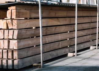 Zastosowanie opakowań drewnianych skrzyniowych w logistyce produktów luksusowych michalina-opakodrew.com - opakowania drewniane skrzynie.jpg